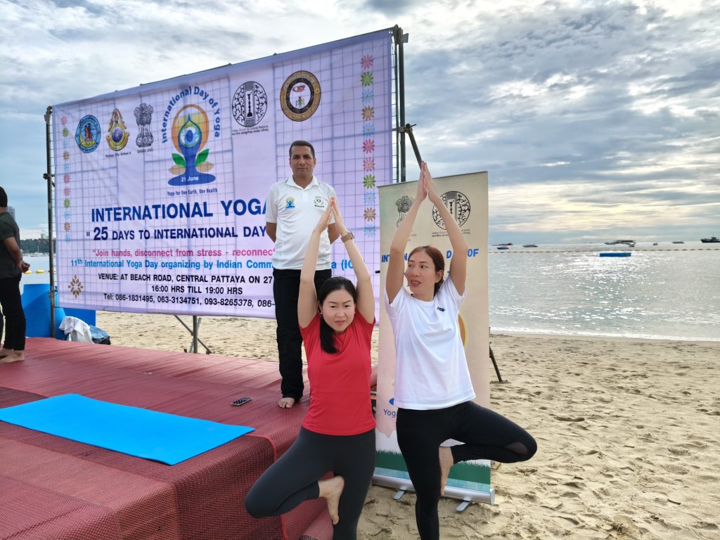 Pattaya Beach Hosts Yoga Session to Mark 25 Days to International Day of Yoga 2025